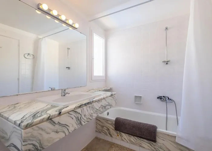 فيلة Bouganvilla توسا ذي مار